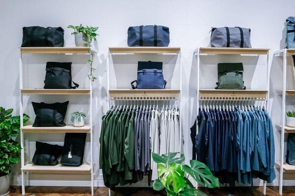 Gợi &yacute; c&aacute;ch xắn gấu hợp với từng d&aacute;ng quần