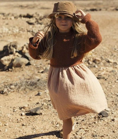 Đầm len n&acirc;u đan tay