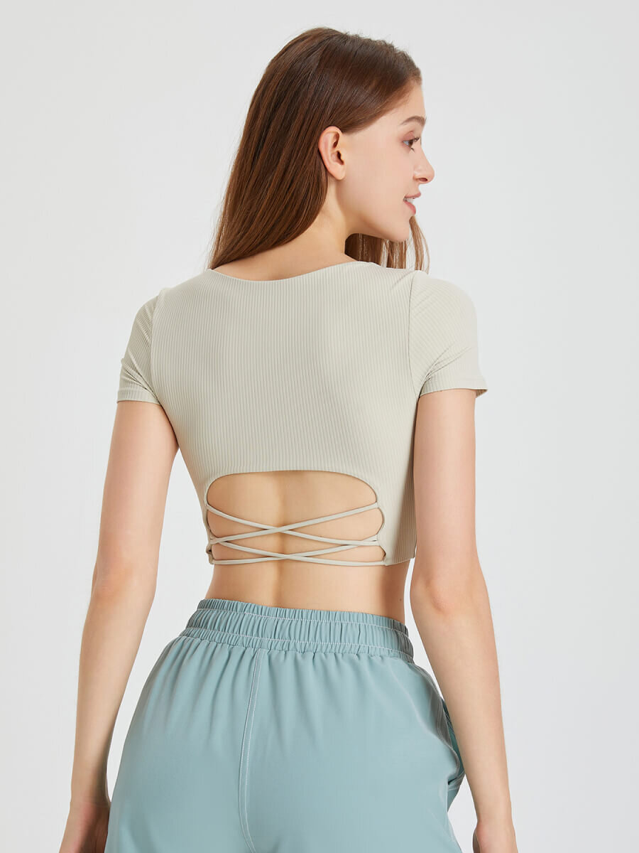 &Aacute;o tập croptop c&oacute; tay